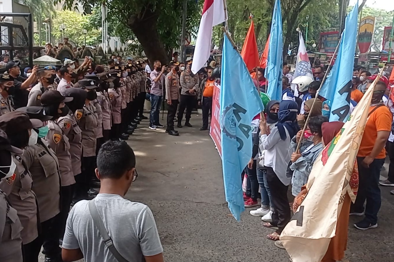 Dikawal Ketat, Unjuk Rasa Buruh Tolak Kenaikan BBM Berakhir Kondusif