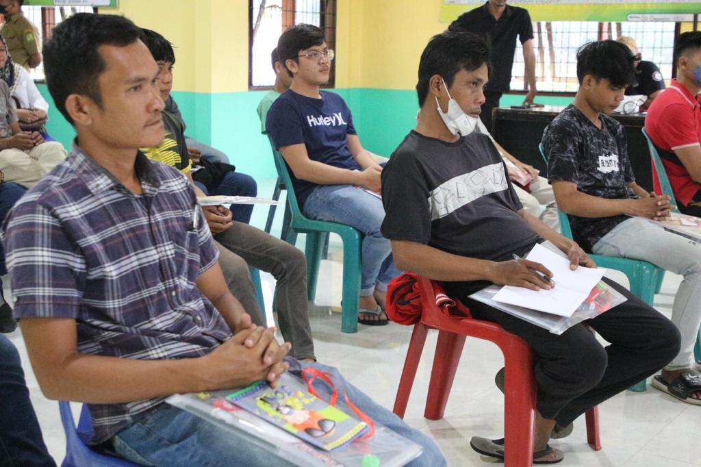 Dinas Perindustrian Gelar Pelatihan Pembuatan Pot Bunga di Kelurahan Sei Agul