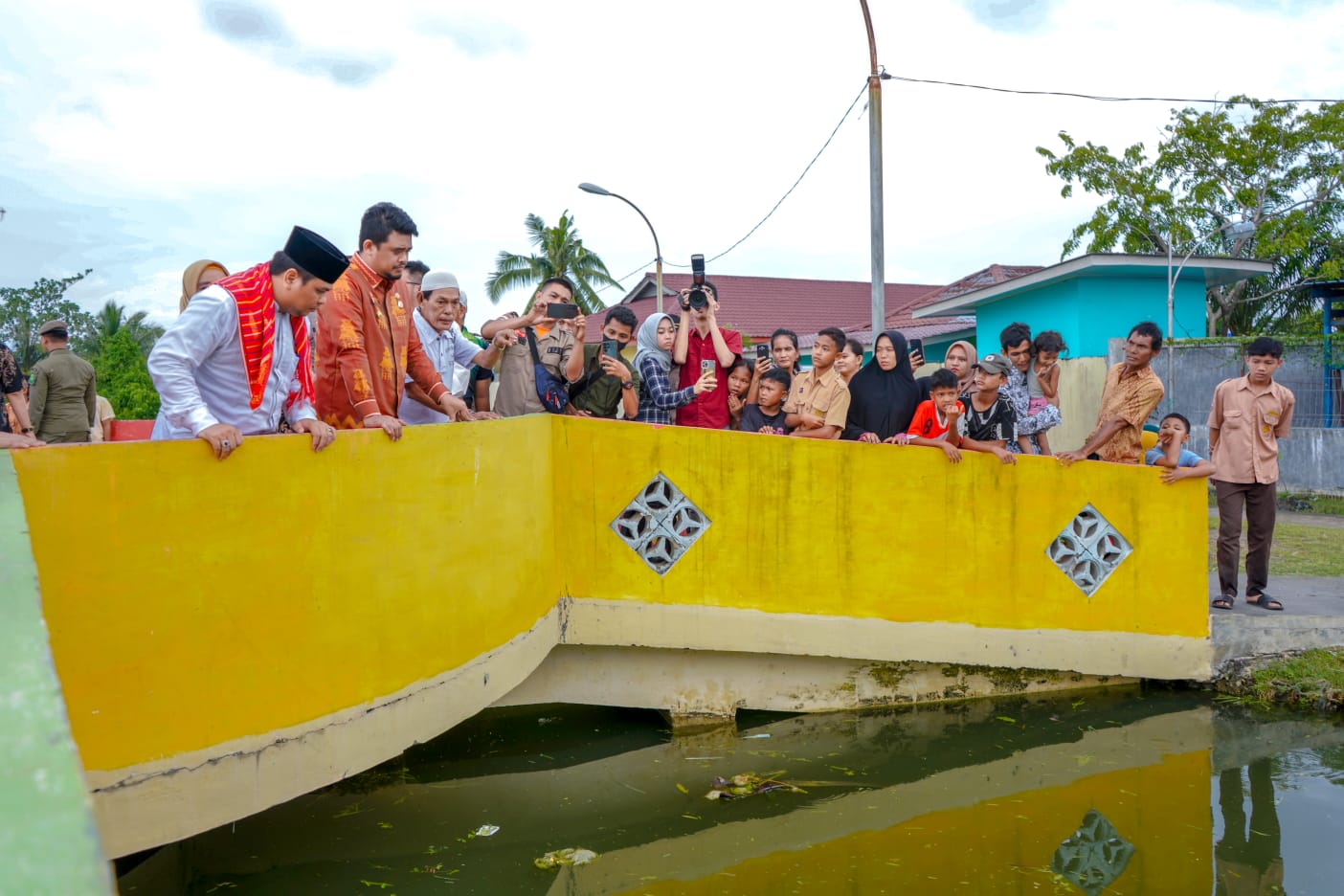 Jembatan dan Jalan di Belawan Amblas, Wali Kota Medan Tinjau Lokasi Minta Perbaikan Dilakukan Maksimal