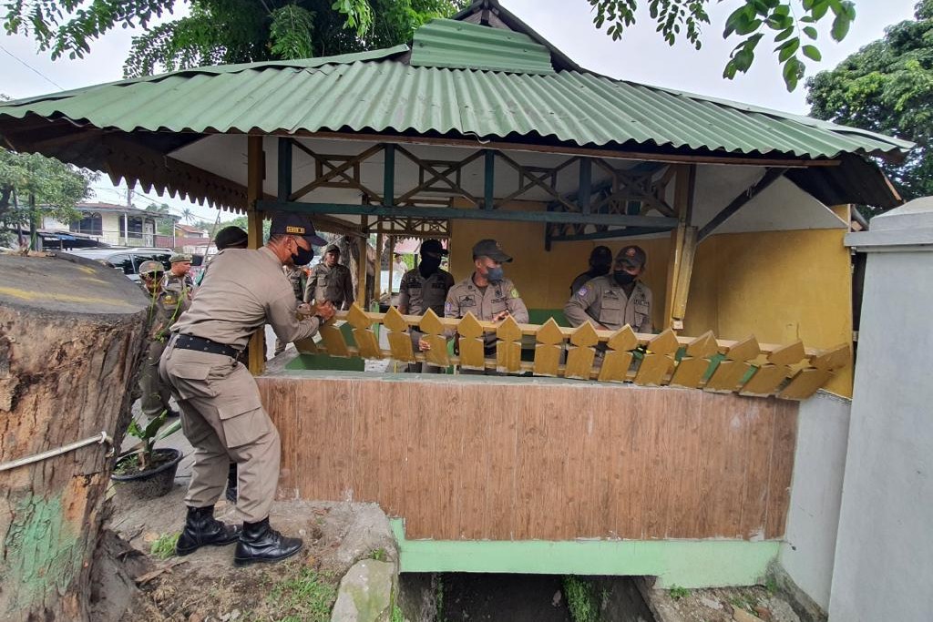 Penertiban Bangunan Bermasalah di Medan Deli Berlanjut, Petugas Gabungan Robohkan Pakai Alat Berat