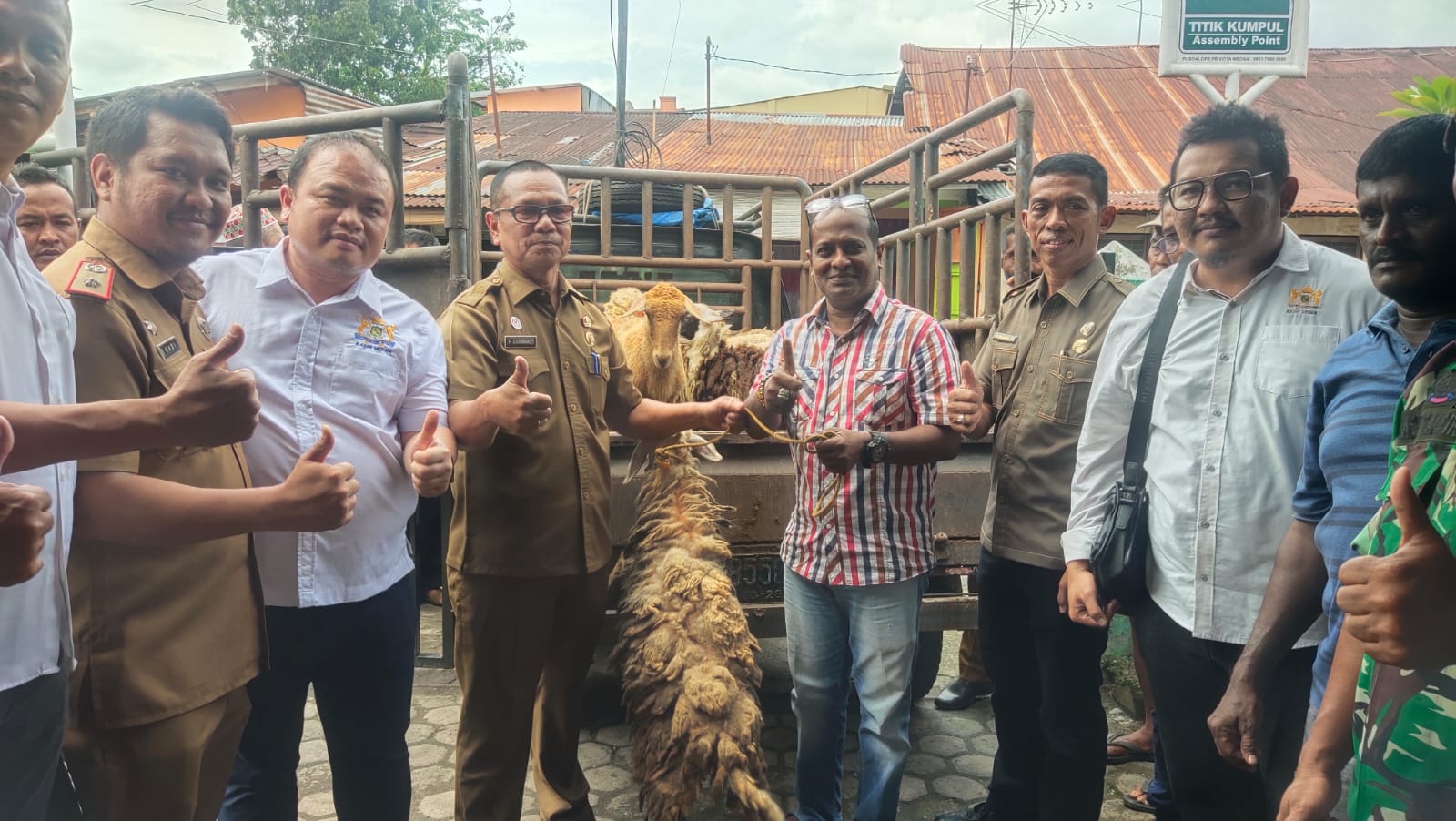 Perayaan Deepavali 2022, Bobby Nasution Serahkan 15 Ekor Kambing