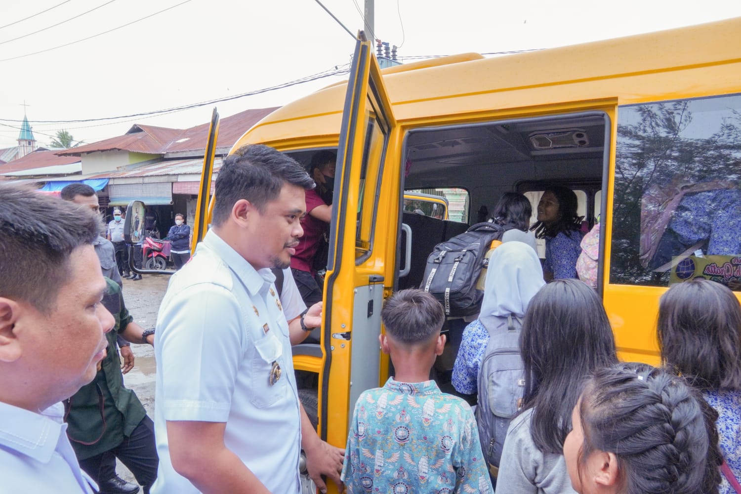 Bus Antar Jemput Sekolah Gratis di Sicanang Wujud Kebijakan Bobby Nasution Pro Warga