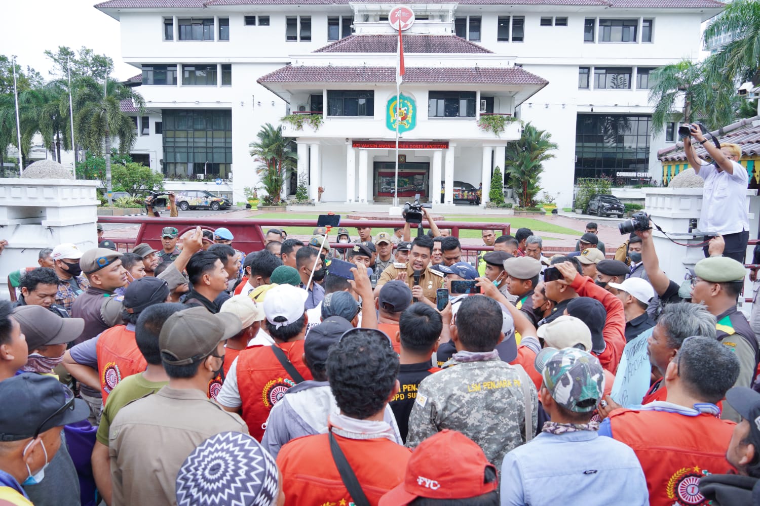 Wali Kota Medan Didemo Parbetor Soal Peremajaan Betor dan UMKM
