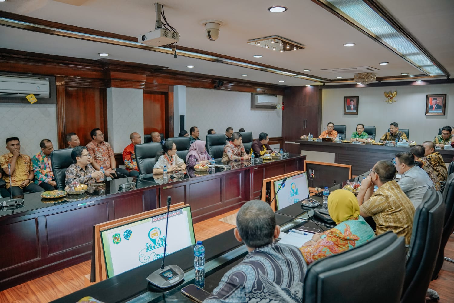 Wali Kota Malang Minta Masukan Bobby Nasution Tingkatkan PAD Retribusi Parkir Tepi Jalan