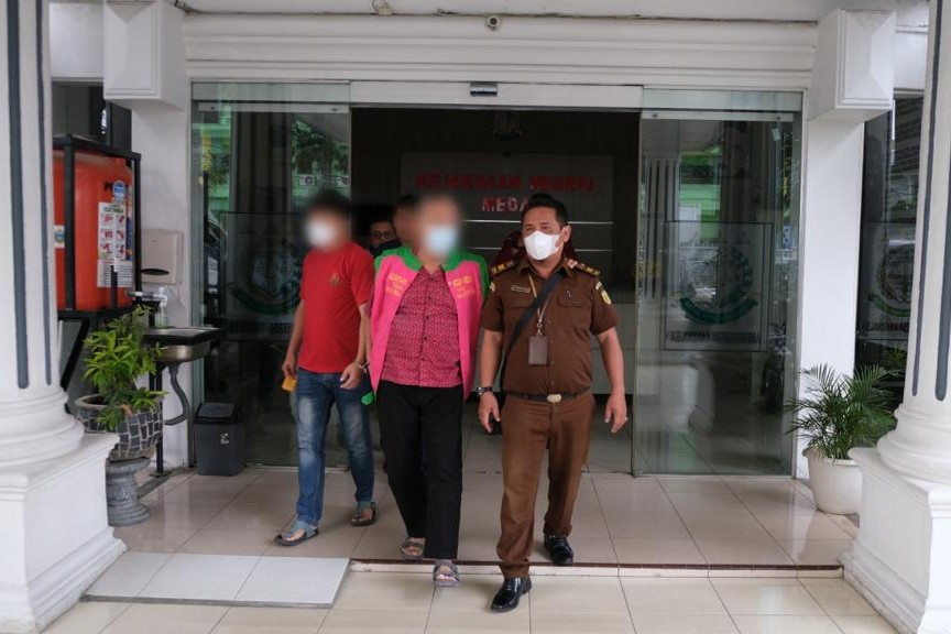 DJP Serahkan 2 Tersangka dan Barang Bukti Penggelapan Pajak ke Kejari Medan