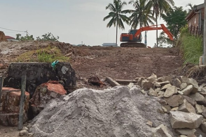 Selain Gunakan Minyak Subsidi, Debu Proyek di Jalan Nusa Indah Siantar Resahkan Warga