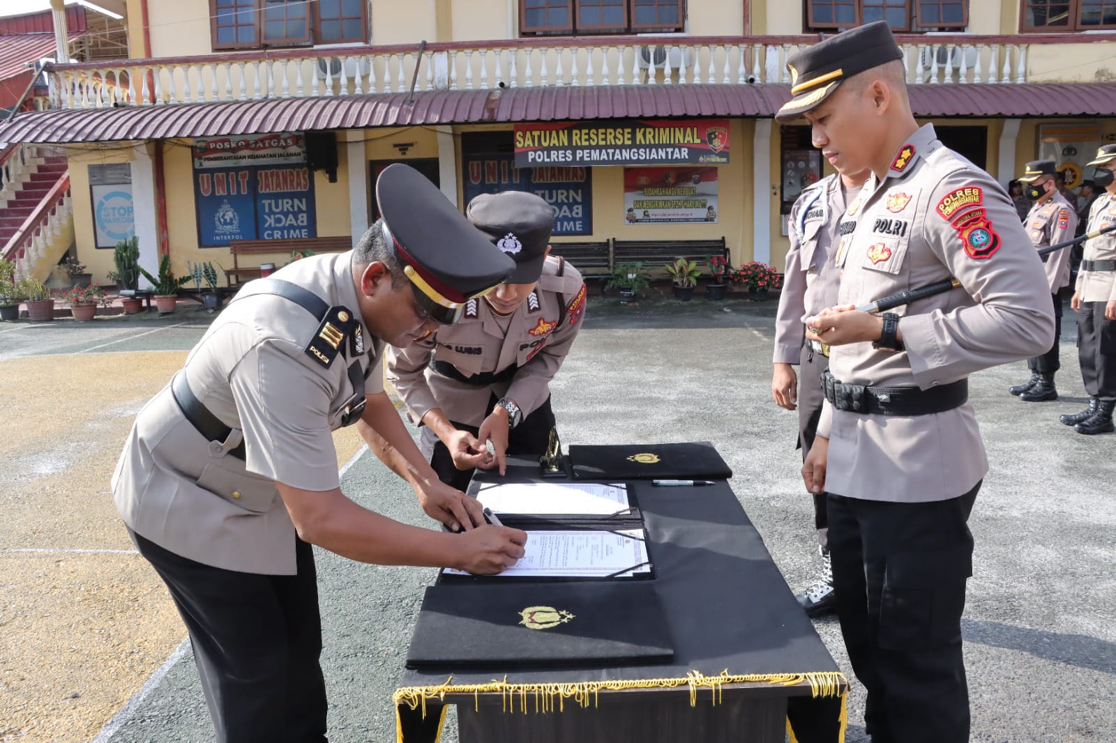 Kapolres Siantar Sertijab Wakapolres dan Kapolsek