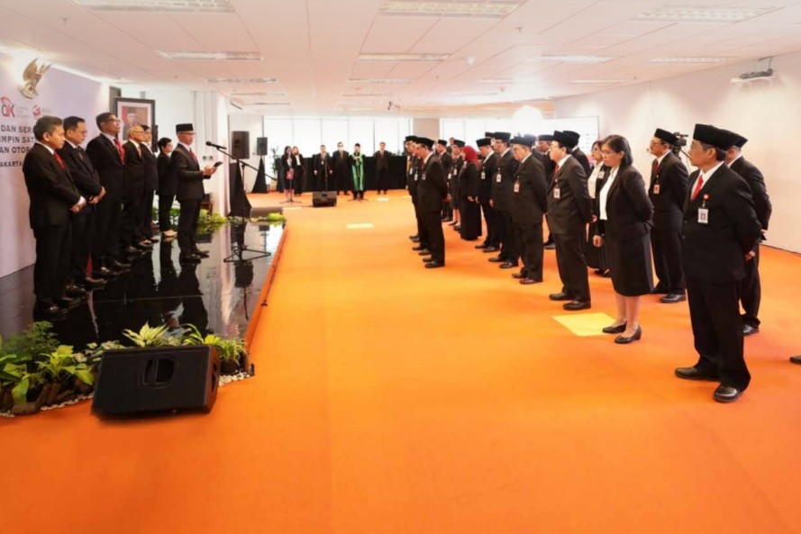 OJK Lantik 22 Pejabat Komisioner, Termasuk Kepala OJK Sumbagut