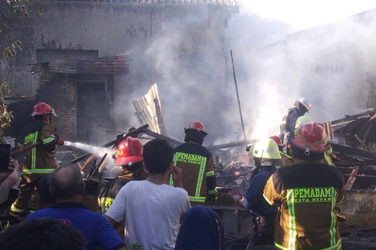 Rumah Sewa di Tembung Terbakar, Pulang-pulang Penghuni Syok