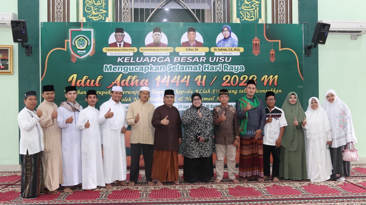 Keluarga Besar UISU Sholat Idul Adha dan Sembelih 12 Hewan Qurban