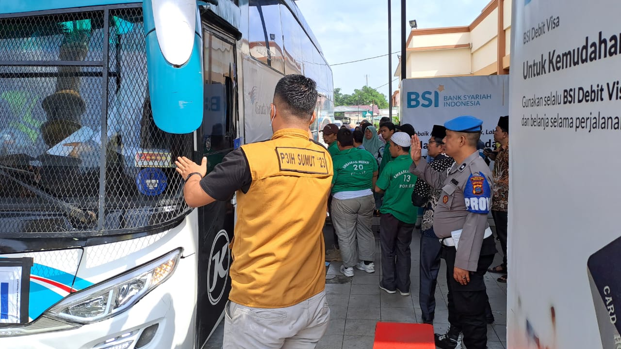 Polrestabes Medan Amankan Pemulangan Jamaah Haji Kloter 24