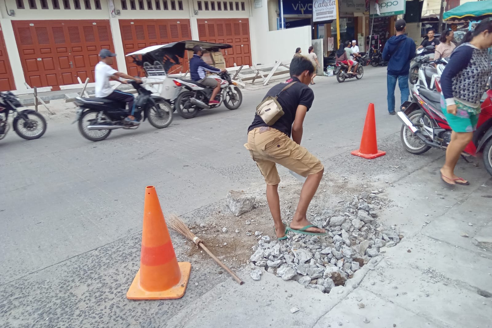 Proyek Kabel Tanam di Jalan Suprapto Sibolga Dicurigai Ilegal