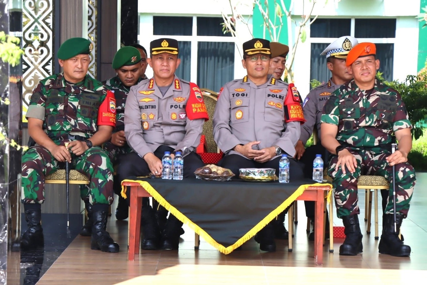 TNI dan Polri Gelar Pasukan Pengamanan Iriana Jokowi ke Medan