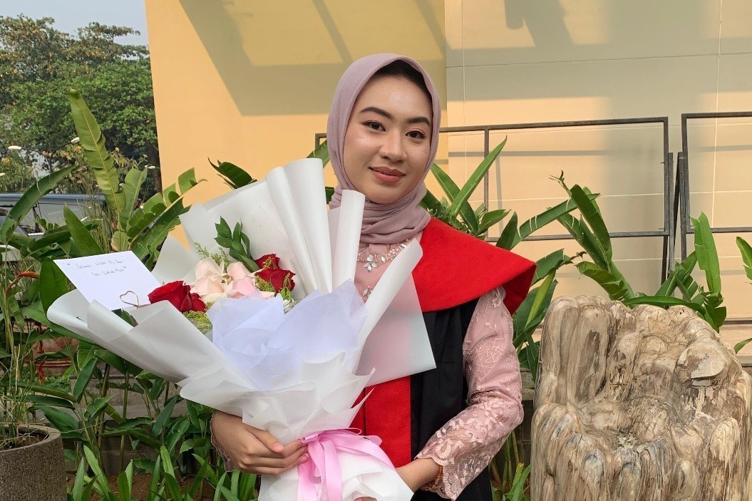 Sambil Kerja Bisa Lulus Tepat Waktu? Simak Tipsnya!