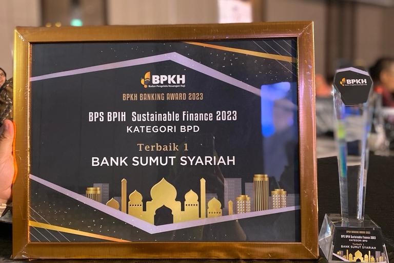 Usaha Syariah Bank Sumut Raih Terbaik Pertama BPKH Award