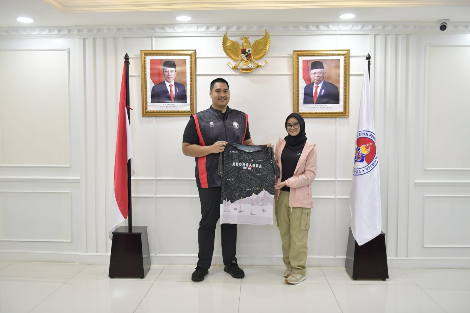 Menpora Dito Ariotedjo Mendukung Khansa Syahlaa Menuju Puncak Gunung Aconcagua