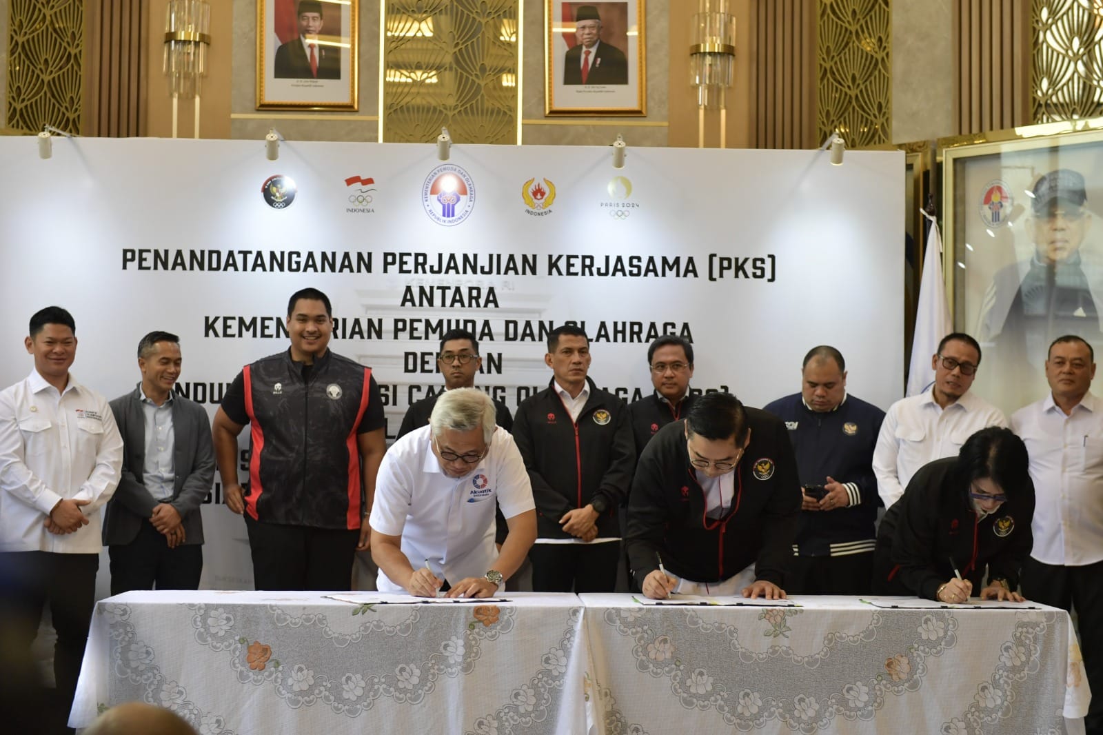 Dukung Persiapan Kualifikasi Olimpiade 2024 Paris, Menpora Dito Saksikan PKS Kemenpora dengan 11 Induk Organisasi Cabang Olahraga