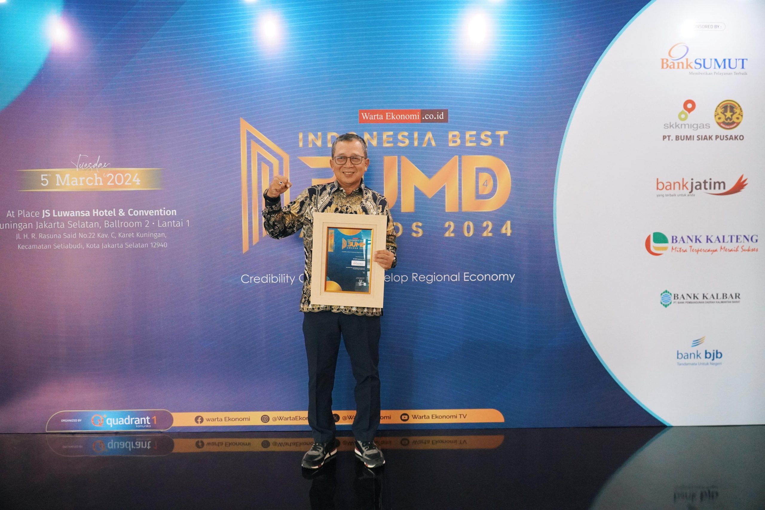 Bank Sumut Raih Penghargaan Warta Ekonomi