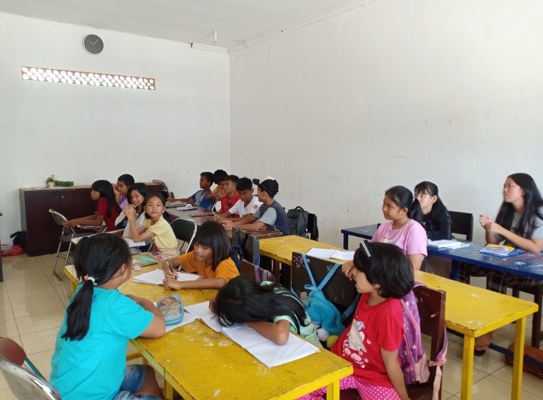 Membangun Hubungan yang Berkelanjutan: Kolaborasi Antara Kampus dan Sekolah Gratis dalam Program Pelayanan Komunitas