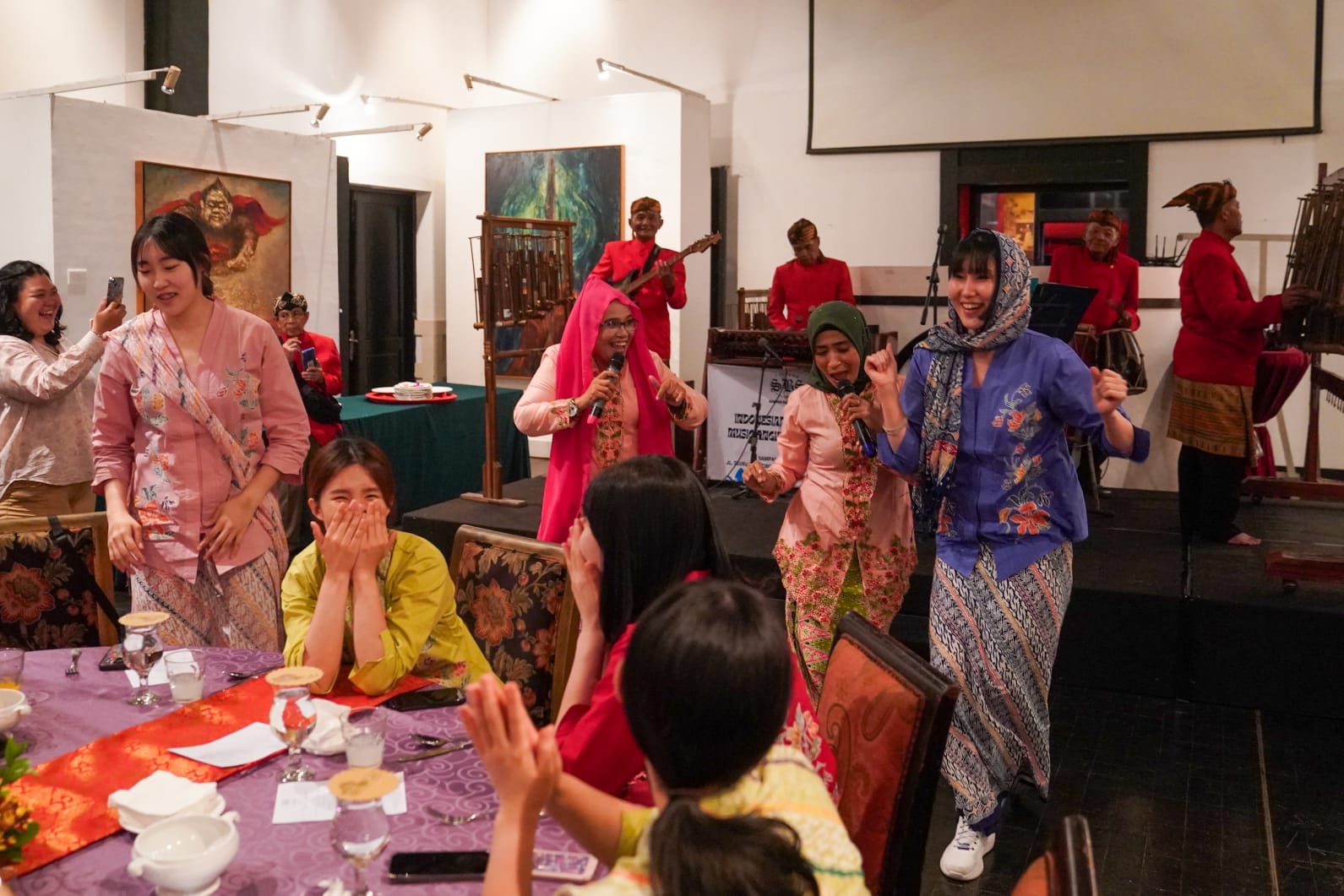 Red Sparks Sambut Tim Volli Indonesia All-Star dengan Santap Malam Khas Indonesia di Kunstkring Paleis