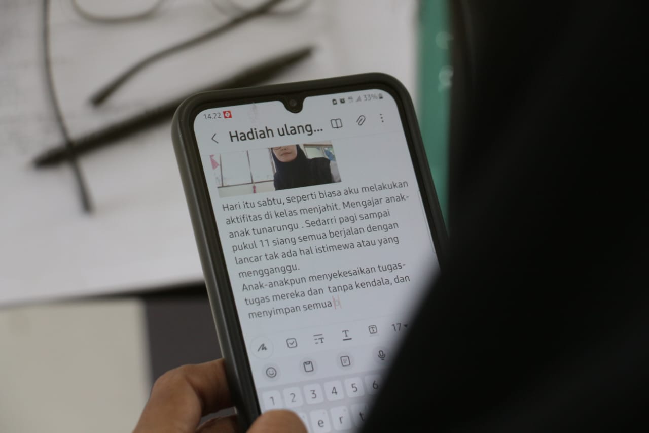 Gelar Workshop Literasi, SLB Negeri Pembina Dorong Guru-guru Menulis