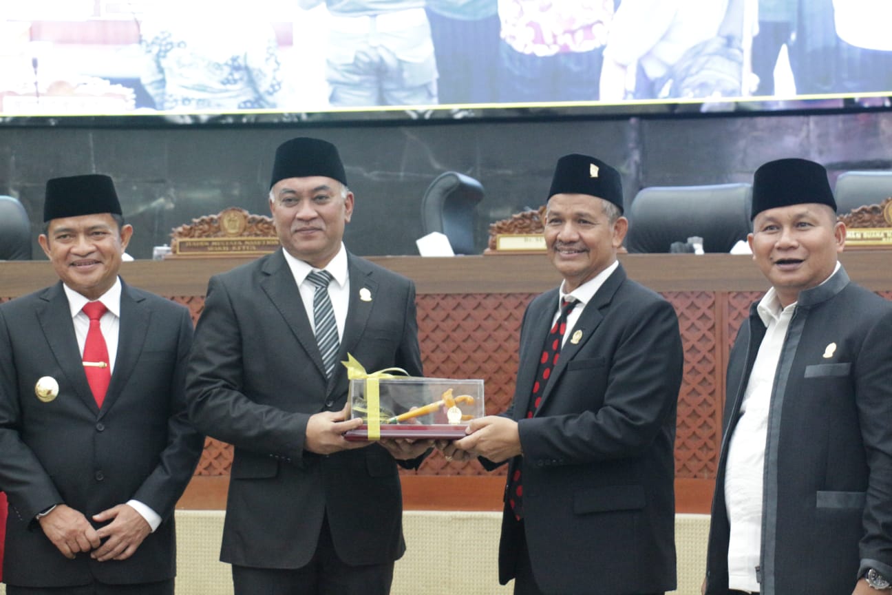 Sutarto dan Mahidin Dilantik Sebagai Pejabat Penting di DPRD Sumut
