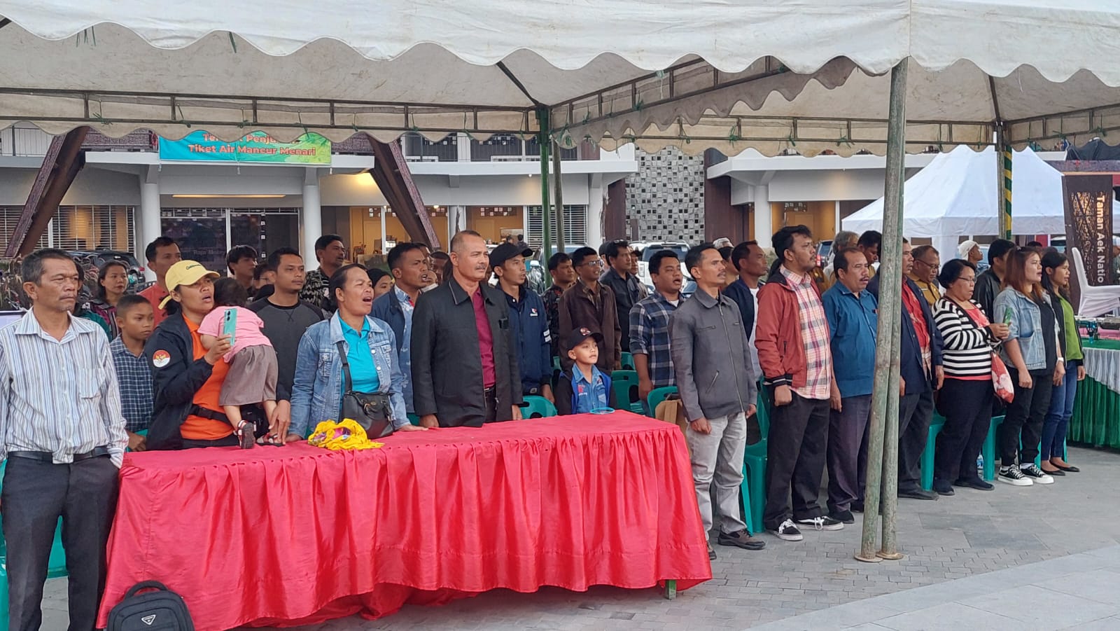 Bupati Samosir Hadiri Peluncurkan Tahapan Pemilihan Bupati dan Wakil Bupati 2024 oleh KPU Samosir
