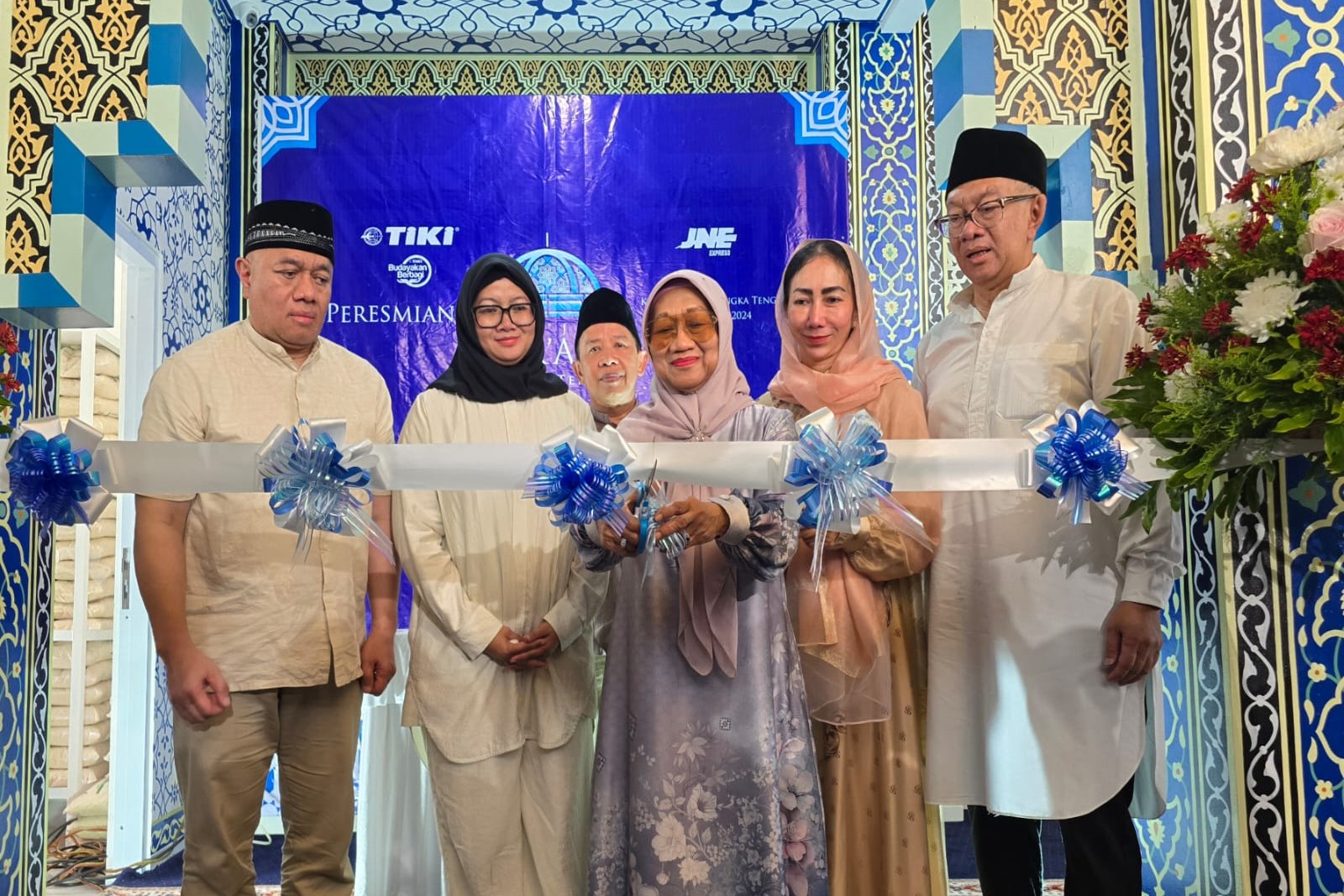 Pendiri TIKI dan JNE Resmikan Masjid Nur’aini di Kurau Barat, Kepulauan Bangka Belitung