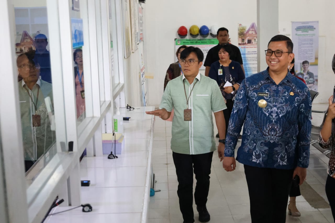 Tinjau Pelayanan Kesehatan di RSUD Porsea, Pjs Bupati Toba: Tingkatkan Terus Mutu Layanannya!