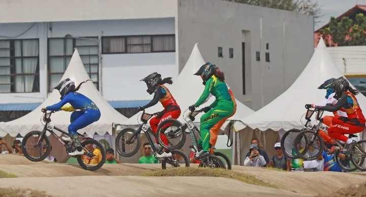 BMX Putri Jateng Sabet Emas dan Perunggu, Tuan Rumah Sumut Gagal