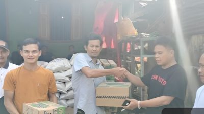 Komunitas Tambang Emas Rakyat Hutabargot Salurkan Bantuan untuk Korban Kebakaran di Madina