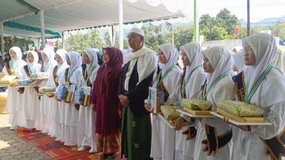 Ponpes Mustafawiyah Purba Baru Wisuda 1.432 Santri, Peraih Prestasi Diberi Hadiah Umrah