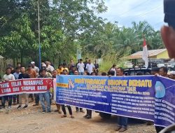 Masyarakat Sihopuk Unjuk Rasa ke PT HBP Minta Tanah Hulayat Dikembalikan