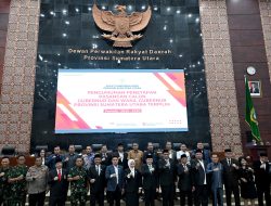 Agus Fatoni Hadiri Paripurna DPRD Penetapan Paslon Gubernur dan Wagub Terpilih Sumut