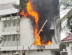 Kebakaran Gedung Kantor Disdik Sumut