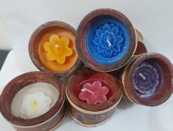 Mahasiswa UPER Olah Minyak Jelantah Jadi Lilin Aromaterapi