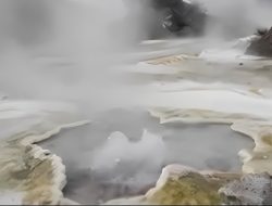 Fenomena Semburan Air Panas di Roburan Dolok, Bupati Madina Bergerak Cepat Minta Tim ESDM Turun Tangan