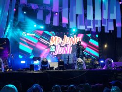 Di Tengah Guyuran Hujan, Ribuan Pengunjung Antusias Hadiri Festival Biznet Dimeriahkan Mr. Jono Joni dan Nidji