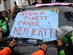 Temui Ribuan Ojol Demo, Gubernur Bobby: “BPJS Kesehatan dan Ketenagakerjaan Harus Ditanggung Aplikator!”