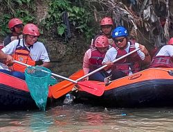 PLN Gandeng GPS Bersih-bersih Sungai Tembung dan Tanam Pohon