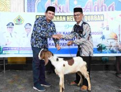 Sejarah Baru di Samosir: Presiden, Gubernur, dan Pemkab Serahkan Hewan Kurban untuk Umat Muslim