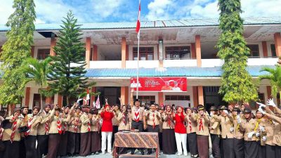 Hari Pramuka di SMA Negeri 1 Padang Bolak Jadi Momen Manis dengan Tradisi Potong Kue