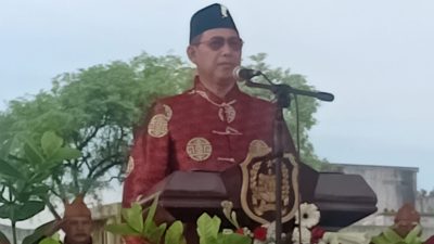 Wong Chun Sen Bacakan Teks Proklamasi RI di Lapangan Merdeka Medan