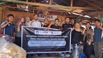 Keripik Lebih Renyah, Dosen Unimed Bantu UMKM Barokah dengan Mesin Peniris Minyak