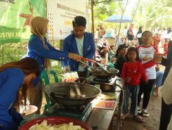 Mahasiswa UPER Beri Pelatihan Pengolahan Singkong Jadi Bermacam Produk Hingga Pemasaran Digital