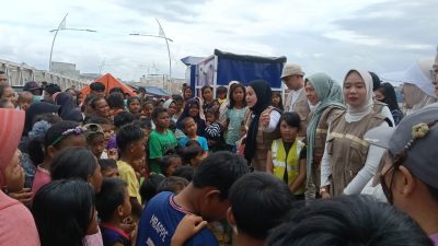 Di Tengah Puing Banjir Aceh Tamiang, Tawa Anak-Anak Kembali Tumbuh Berkat Para Relawan