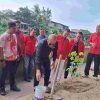Patuhi Instruksi Megawati, Robi Barus Inisiasi Penanaman Pohon di Bantaran Sungai Deli