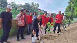 Patuhi Instruksi Megawati, Robi Barus Inisiasi Penanaman Pohon di Bantaran Sungai Deli