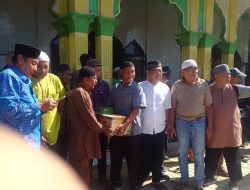 Gotong Royong Sambut Ramadan, Warga Bersihkan Masjid Baitul Huda Besitang