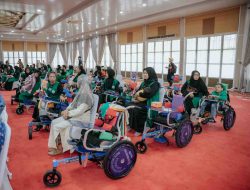 Kursi Roda Adaptif Dibagikan! Kahiyang Ayu Gerak Cepat Bantu 135 Anak Cerebral Palsy di Sumut